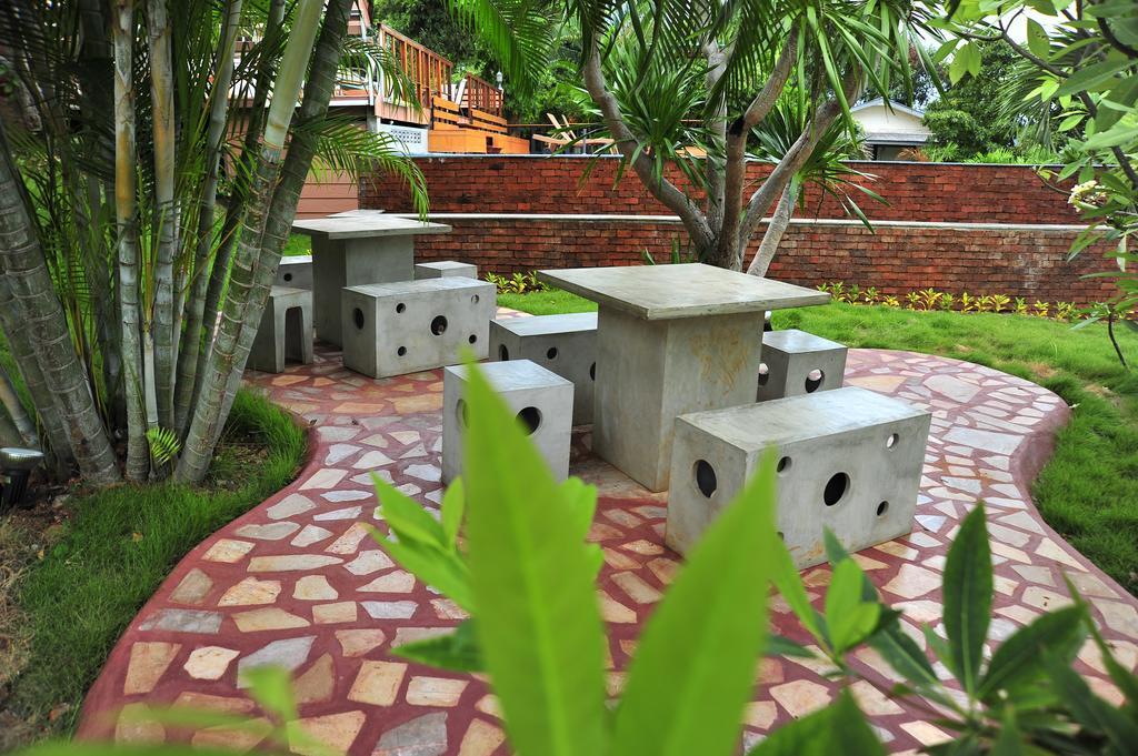 Dusit Talai Resort Nong Nam Daeng Exterior foto